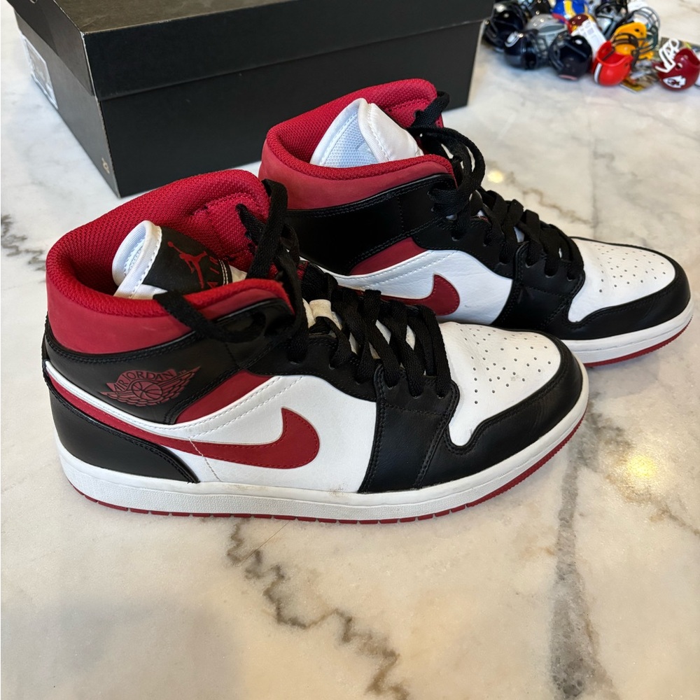 Nike Jordan 1 Mid